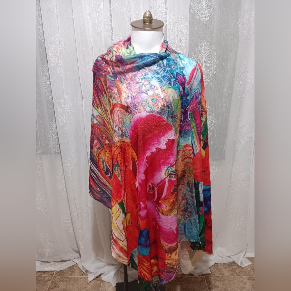 KUTCH AANGAN ( Silk fabric) - Picture 3 of 7